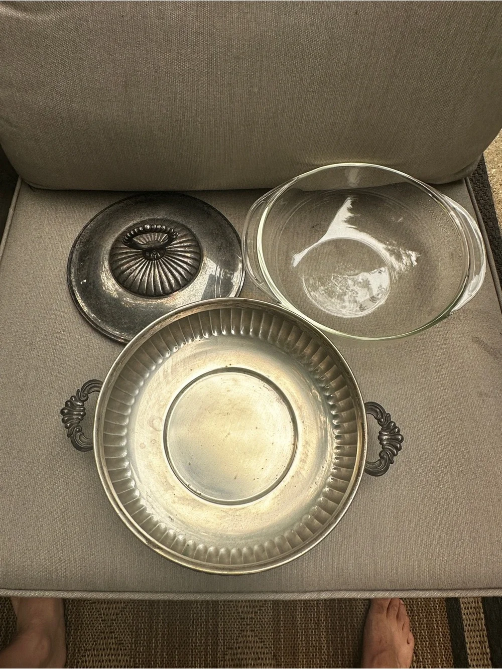 PYREX 024 Casserole 2 1/2 Qt With Silver Plate Cradle And Lid Vintage Antique